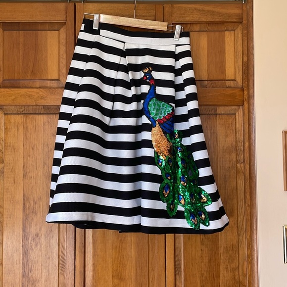 Bird sequence. Haute monde skirt - Picture 1 of 10